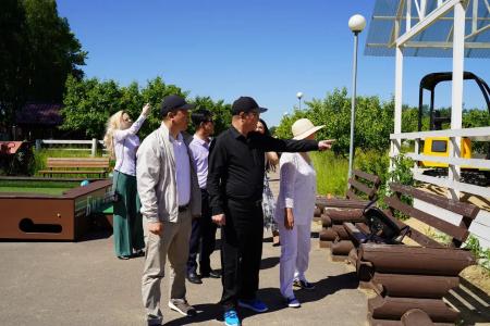 Делегация КНДР посетила Совхоз имени Ленина