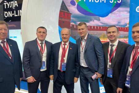 Г.А. Зюганов во главе делегации КПРФ прибыл на Петербургский международный экономический форум