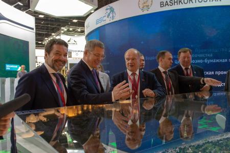 Делегация КПРФ приняла участие в Петербургском международном экономическом форуме