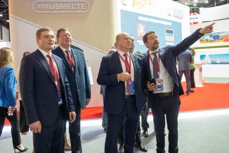 Делегация КПРФ приняла участие в Петербургском международном экономическом форуме