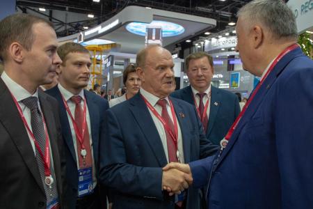 Делегация КПРФ приняла участие в Петербургском международном экономическом форуме