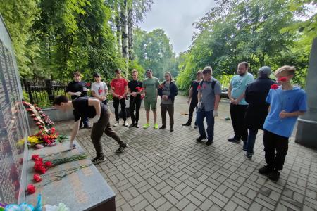 Комсомольцы позаботились о могилах красноармейцев, освобождавших Воронеж