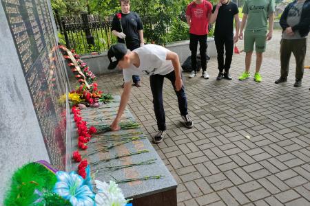 Комсомольцы позаботились о могилах красноармейцев, освобождавших Воронеж