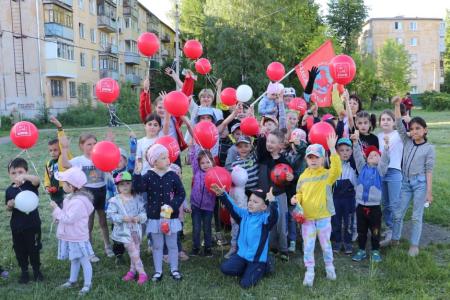 Ярославские коммунисты организовали детский праздник
