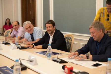 Алексей Русских и Александр Ющенко посетили мероприятие «Спортивная борьба — сильные люди. Сильная страна»