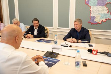 Алексей Русских и Александр Ющенко посетили мероприятие «Спортивная борьба — сильные люди. Сильная страна»