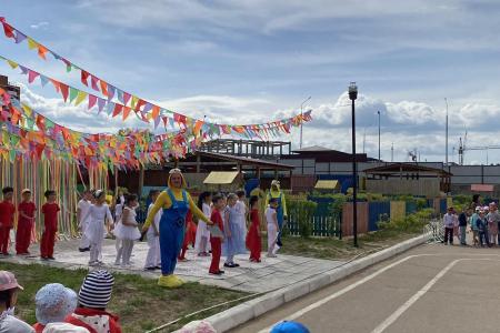 Коммунисты Бурятии провели мероприятия, посвященные Дню защиты детей