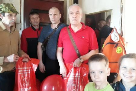Архангельская область. Коммунисты поздравили детей во всех уголках Поморья