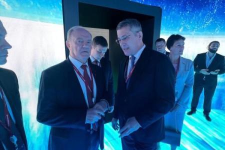 Делегация КПРФ приняла участие в Петербургском международном экономическом форуме