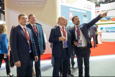 Делегация КПРФ приняла участие в Петербургском международном экономическом форуме
