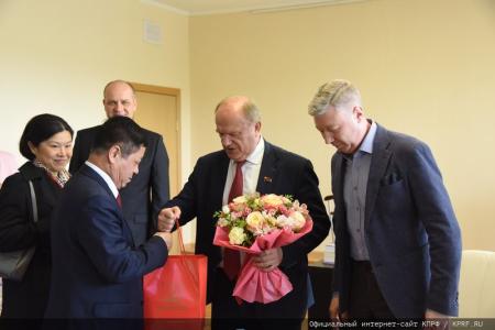 Во имя дружбы и солидарности!