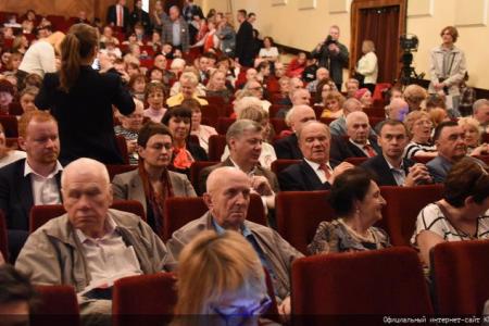 КПРФ и ВСД «Русский лад» провели в Москве литературно-музыкальный вечер