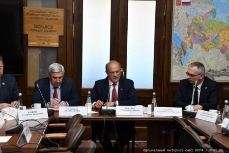 "Родина у нас одна - Россия!". Репортаж о рабочих встречах делегации депутатов ДНР с депутатами Госдумы в Москве