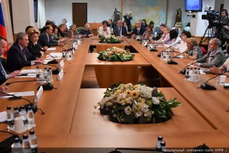 Депутаты КПРФ в Госдуме провели круглый стол на тему: «Болонская система: вход и выход»