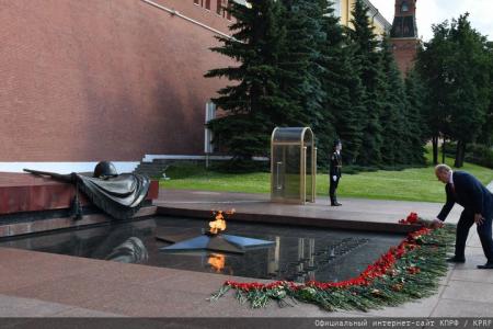 Поклон борцам с фашизмом