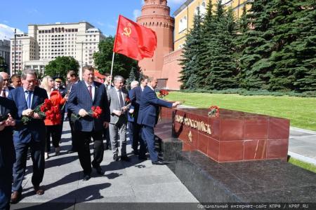 Поклон борцам с фашизмом
