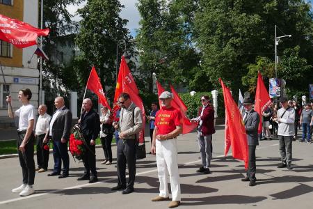 Кировские коммунисты почтили память погибших во время Великой Отечественной войны