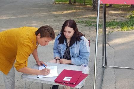 Алтайский край. Коммунисты в Барнауле провели пикет в поддержку инициативы по установке памятника маршалу Жукову