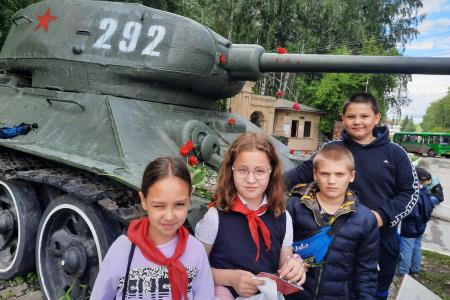 Пионеры Екатеринбурга приняли участие в мероприятиях, посвященных Дню памяти и скорби 22 июня