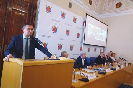 В Санкт-Петербурге состоялся Круглый стол, посвященный Дню Русского языка