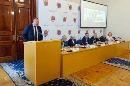В Санкт-Петербурге состоялся Круглый стол, посвященный Дню Русского языка