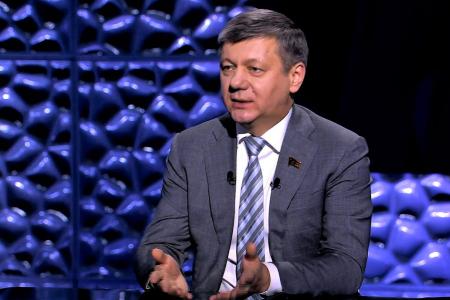 Дмитрий Новиков на телеканале «Звезда»: «Народ Украины имеет право на объединение с народом России целиком, а не по частям»
