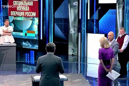 Дмитрий Новиков на Первом канале предложил дать ответ на обстрелы Донецка и назвал национальную политику большевиков безупречной