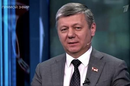 Дмитрий Новиков на Первом канале предложил дать ответ на обстрелы Донецка и назвал национальную политику большевиков безупречной