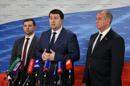 О.А. Лебедев, С.Г. Левченко и О.А. Михайлов выступили перед журналистами в Госдуме
