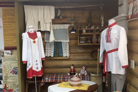 Депутат Госдумы Ирина Филатова и первый секретарь Чувашского отделения КПРФ Александр Андреев в День защиты детей посетили детские дома в Чувашии