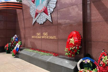 Коммунисты Приамурья возложили цветы к Вечному огню в Благовещенске по случаю 81-й годовщины начала Великой Отечественной войны