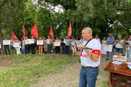 В Краснодаре прошел митинг КПРФ – за доступность школьного и дошкольного образования