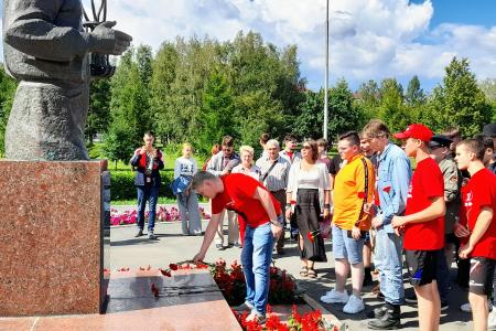 Слет Ленинского Комсомола Уральского Федерального округа. «Как здорово, что все мы здесь сегодня собрались!»