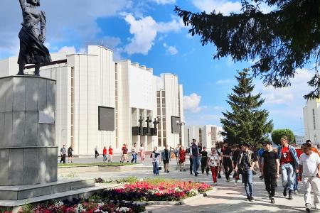 Слет Ленинского Комсомола Уральского Федерального округа. «Как здорово, что все мы здесь сегодня собрались!»