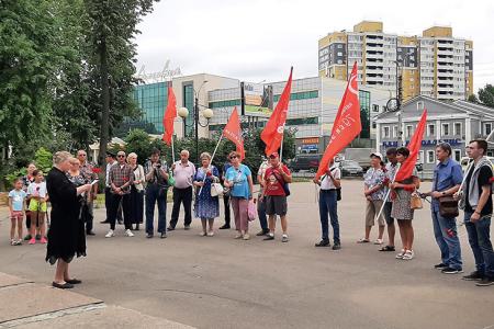 Ивановские коммунисты почтили память революционерки Ольги Варенцовой в день 160-летней годовщины со дня её рождения