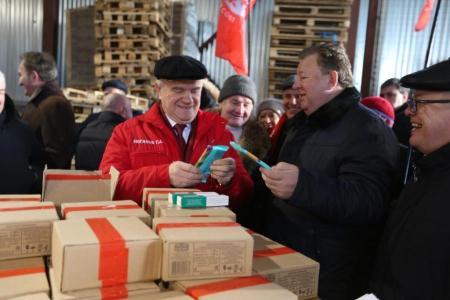 Штаб протестных действий ЦК КПРФ отправил на Донбасс 99–й гуманитарный конвой