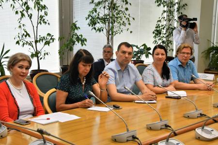Зампредседателя ЦК КПРФ Дмитрий Новиков провёл встречу с заместителем заведующего Международным отделом ЦК КПК Цянь Хуншанем