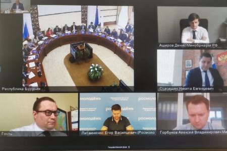 Николай Харитонов участникам «круглого стола» в Бурятии: «Решим государственные задачи созидательной силой молодежи!»