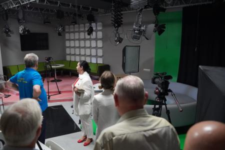 Представители стран коммунистических партий, входящих в состав ЦС СКП-КПСС, посетили Совхоз имени Ленина