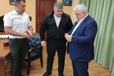 Казбек Тайсаев находится с рабочим визитом на Донбассе