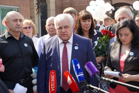 Казбек Тайсаев, Владимир Родин и Юлия Михайлова почтили память детей – жертв украинской агрессии на Донбассе