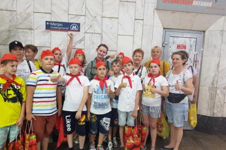 Пионеры из Кировской области посетили совхоз имени Ленина