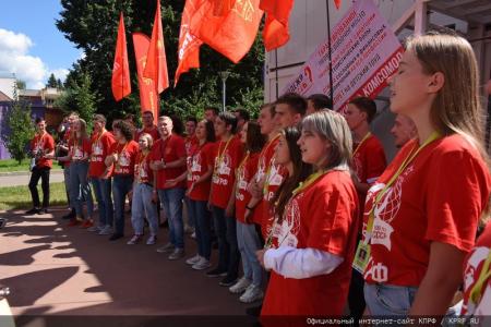 Г.А. Зюганов на «Территории смыслов»: «Желаю вам взять в наследство дух Победы!»