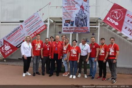 Г.А. Зюганов на «Территории смыслов»: «Желаю вам взять в наследство дух Победы!»