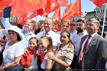Продолжается рабочий визит Г.А. Зюганова в Татарстан