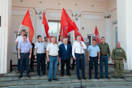 Коммунисты Поволжья отправили три фуры с гуманитарным грузом на Донбасс