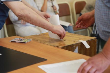 На выборах в Омский горсовет стартовала команда КПРФ