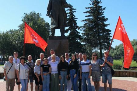 Новгородская область. В Старой Руссе провели автопробег "За экономическую программу КПРФ!"