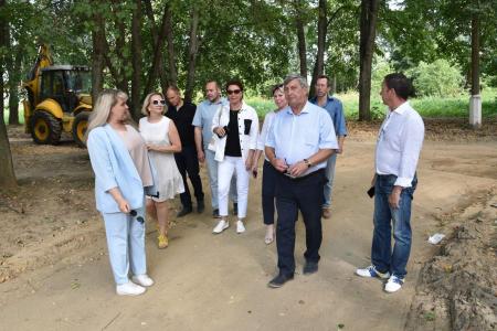 Московская область. Заместитель Председателя Мособлдумы Константин Черемисов проверил ход работ по капитальному ремонту Лотошинской школы №1