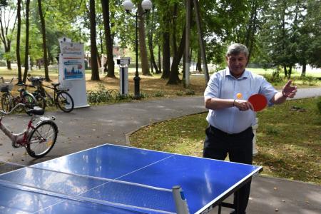 Заместитель Председателя Мособлдумы, второй секретарь МК КПРФ Константин Черемисов вручил велосипеды участникам «Активного долголетия»